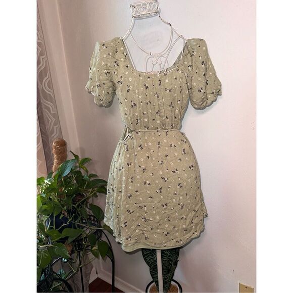 GREAT CONDITION altar'd state Mini Dress CUT OUT SIDES DESIGN Short Sleeve Flora - Picture 1 of 6